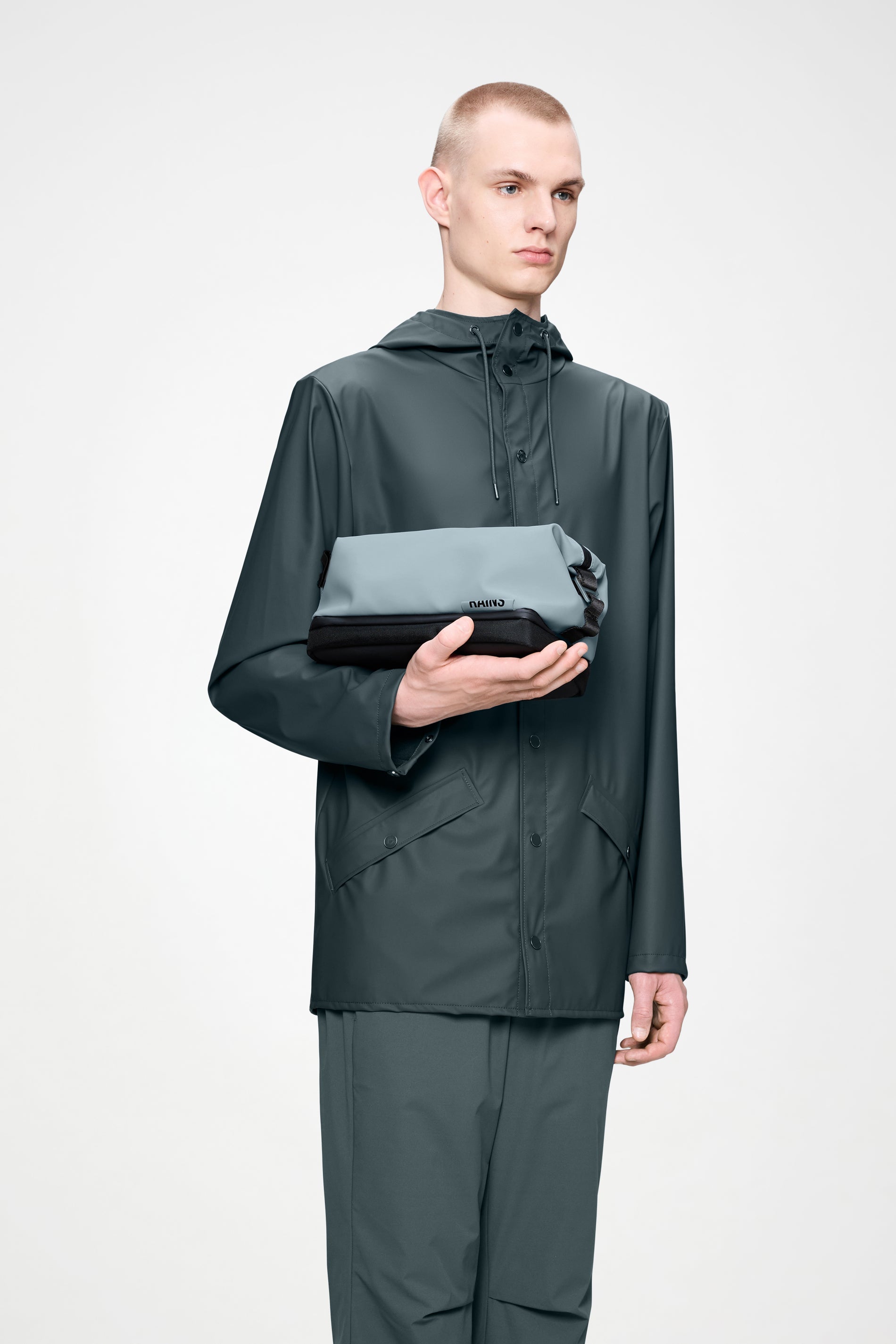 RAINS Otaru Wash Bag Pool 6.40L H17 x D15 x W27 cm Wash Bag