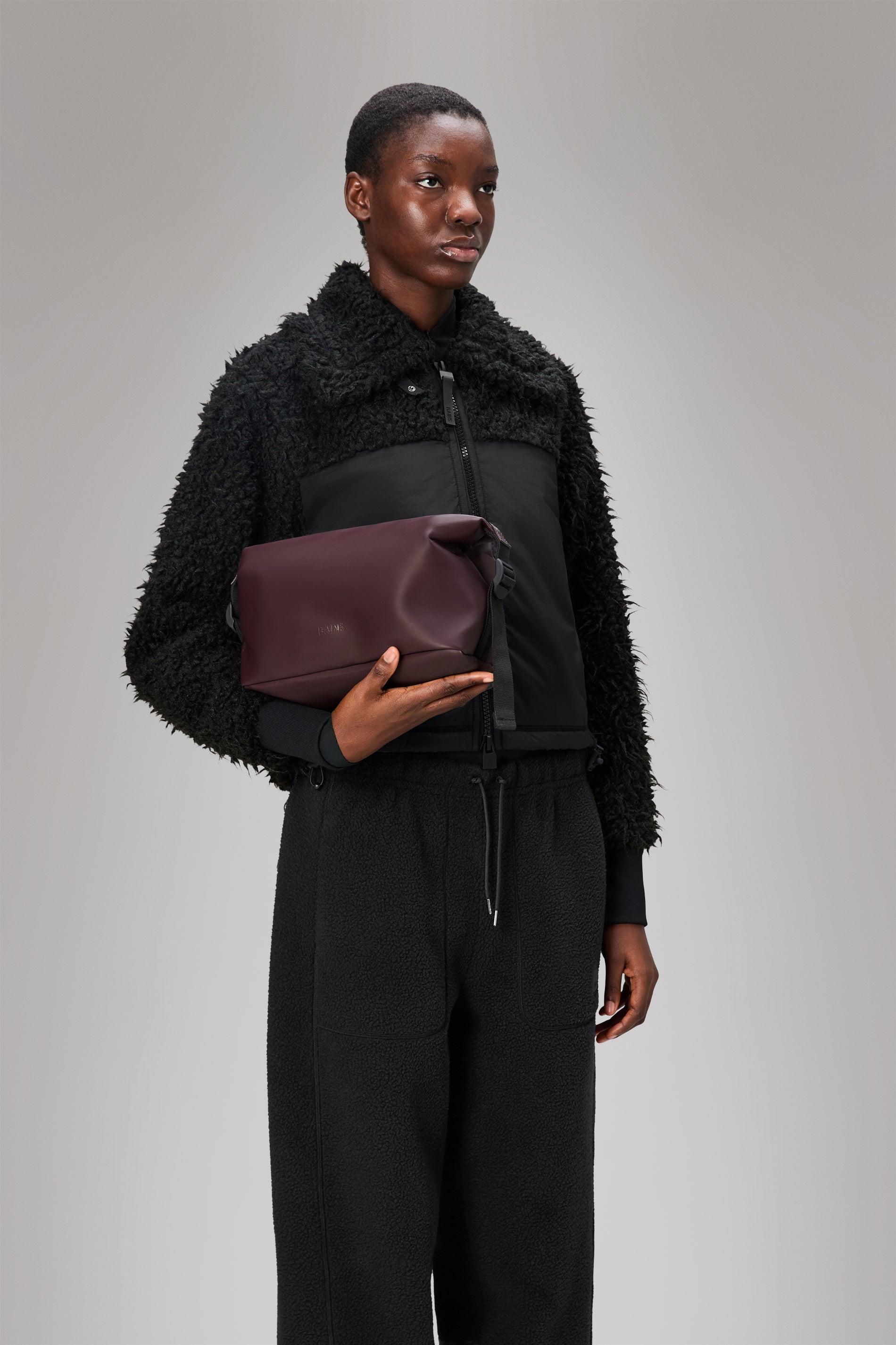 RAINS Hilo Wash Bag Depth 5.50L H18 x D12 x W26 cm Wash Bag