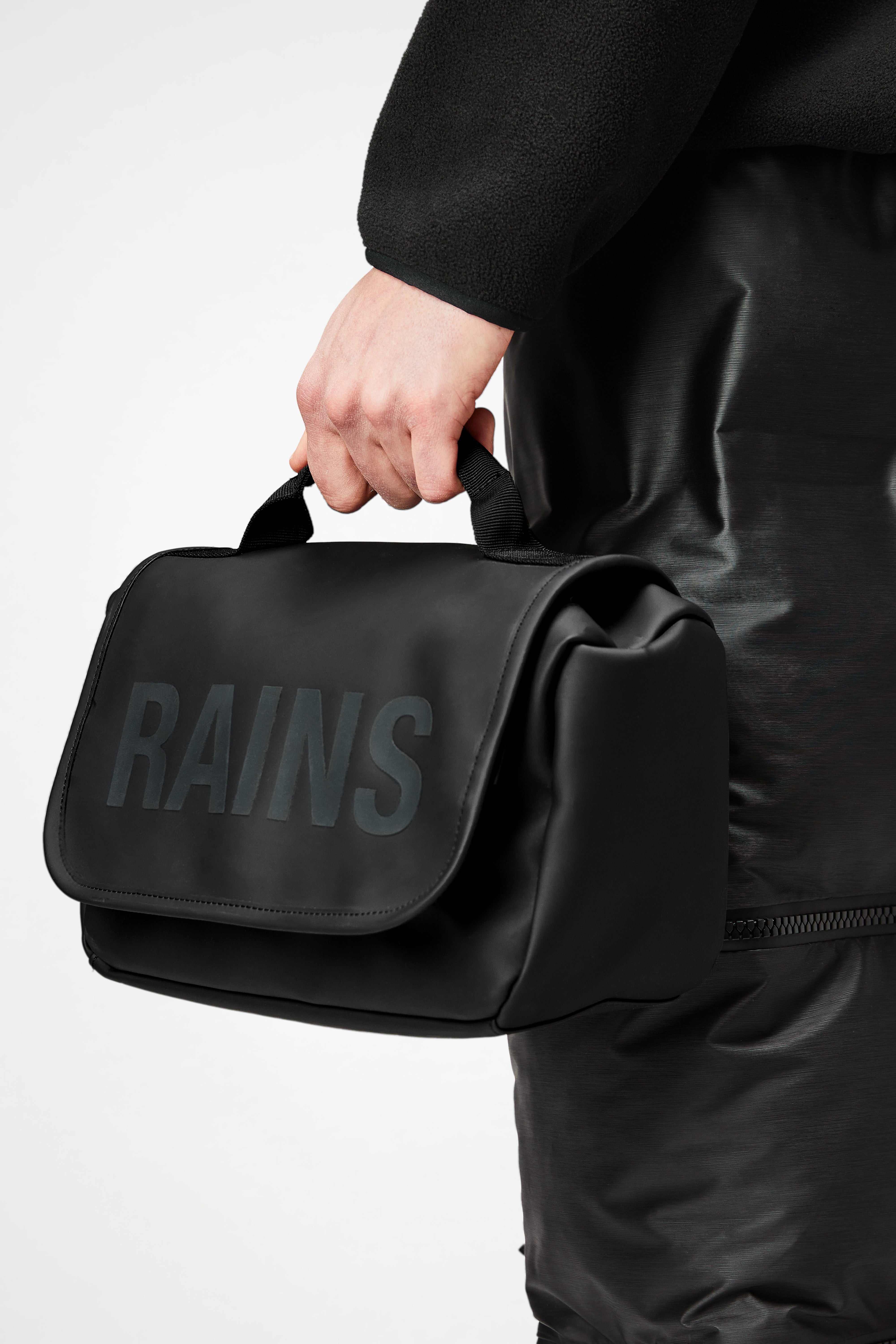 RAINS Texel Wash Bag Black Wash Bag