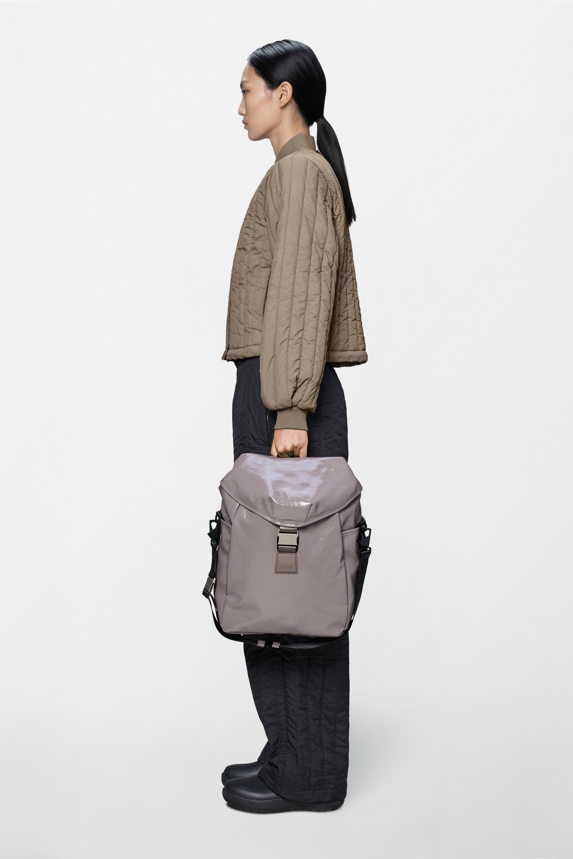 RAINS Valera Bucket Backpack Cinder Glaze 18L H40 x D16 x W29 cm Backpack