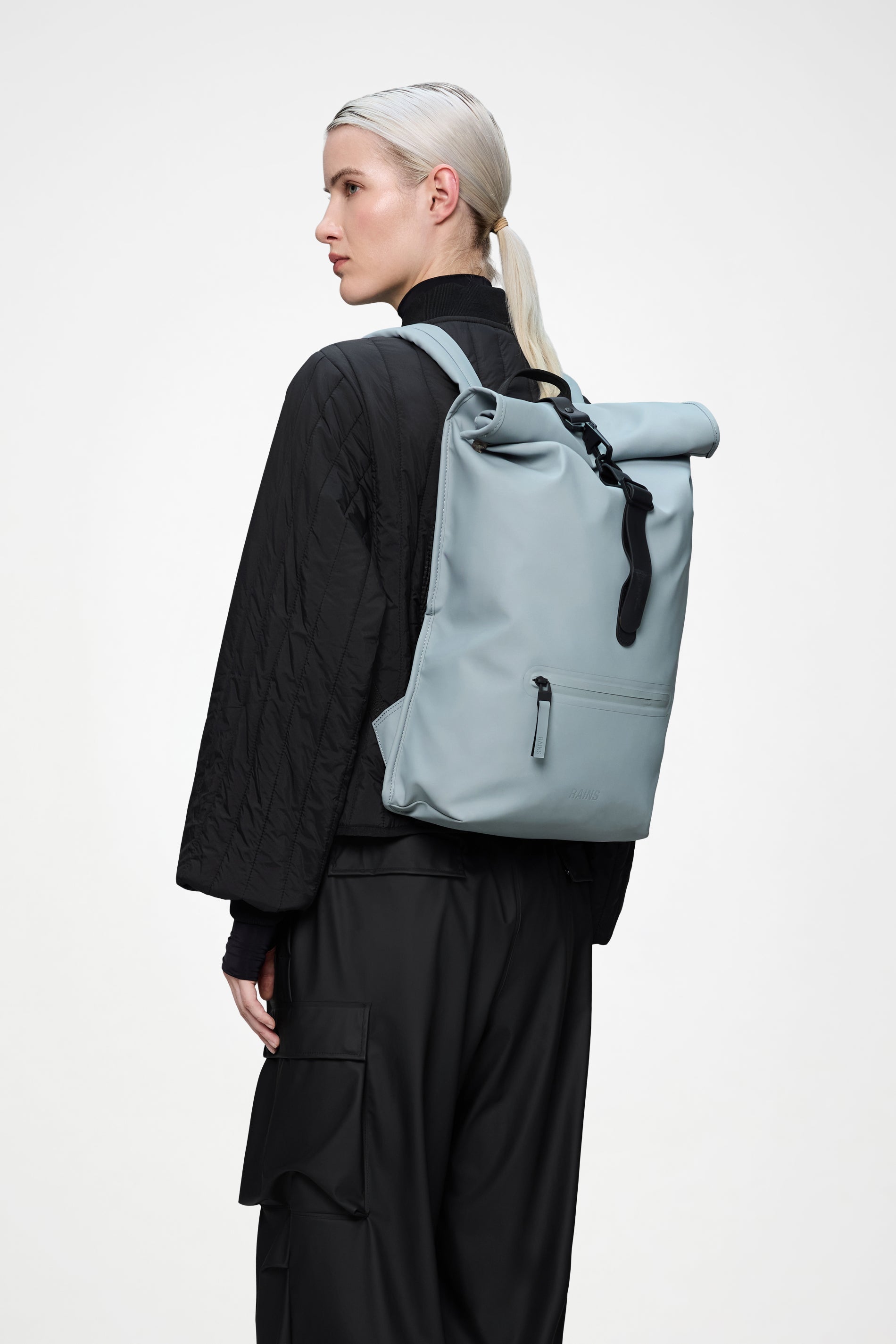 RAINS Rolltop Rucksack Pool 17L H48 x D11 x W32 cm Backpack