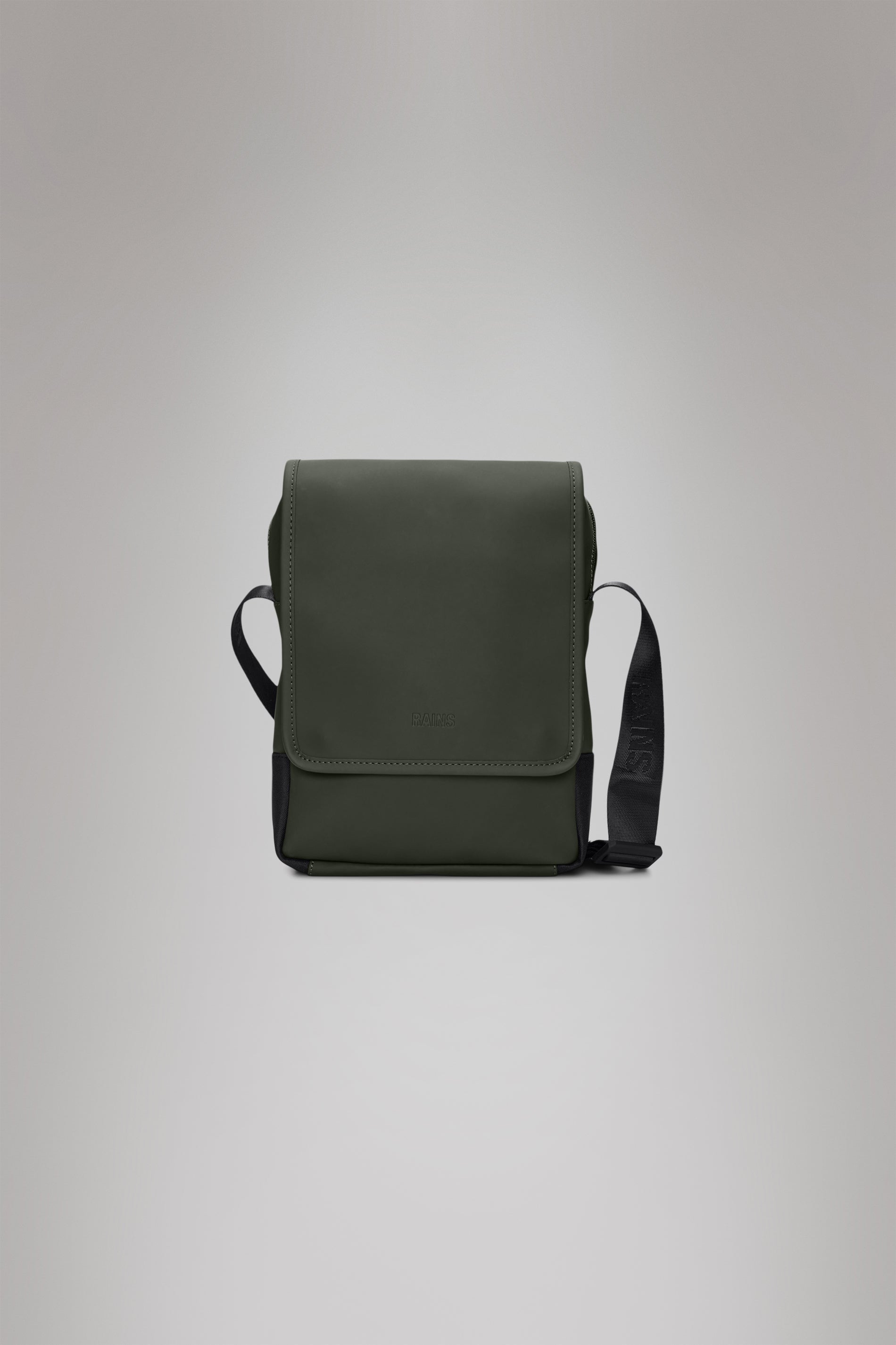 RAINS Trail Reporter Bag Green 3.40L H27 x D6 x W21 cm Crossbody