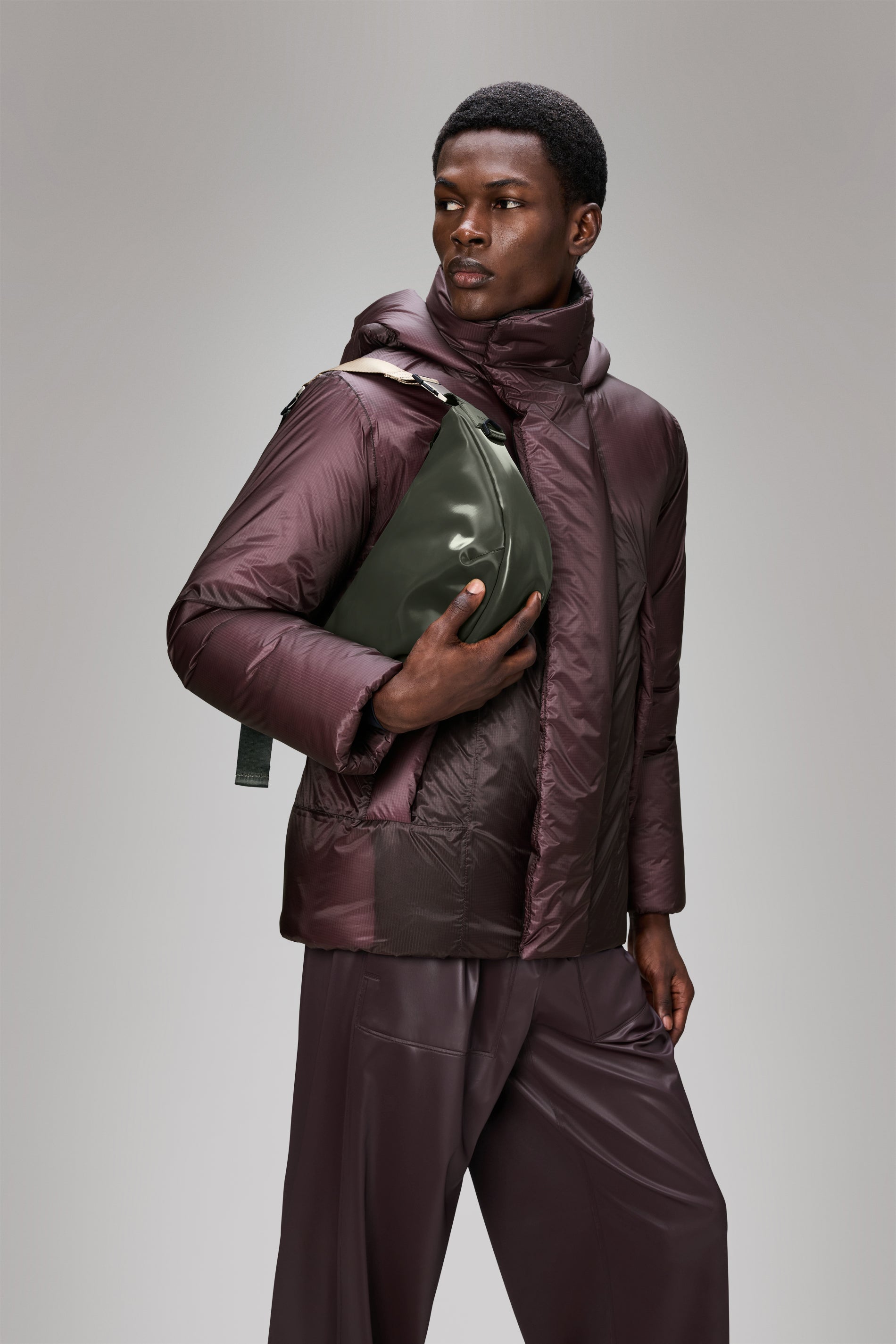 RAINS Valera Shoulder Bag Swamp 23L H22 x D10 x W35 cm Crossbody