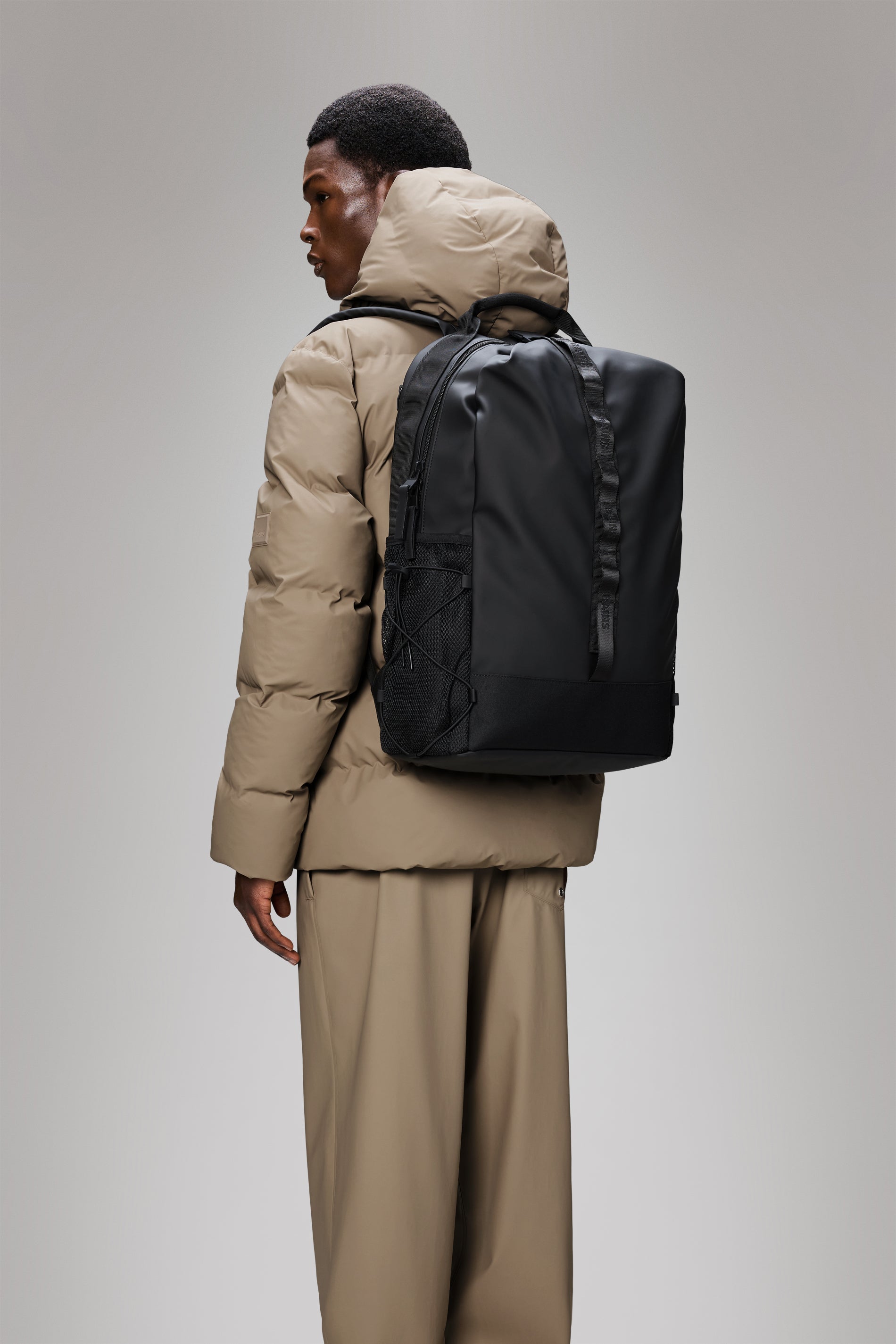 Rains® Green Backpack för 1 099 kr | Fri Frakt