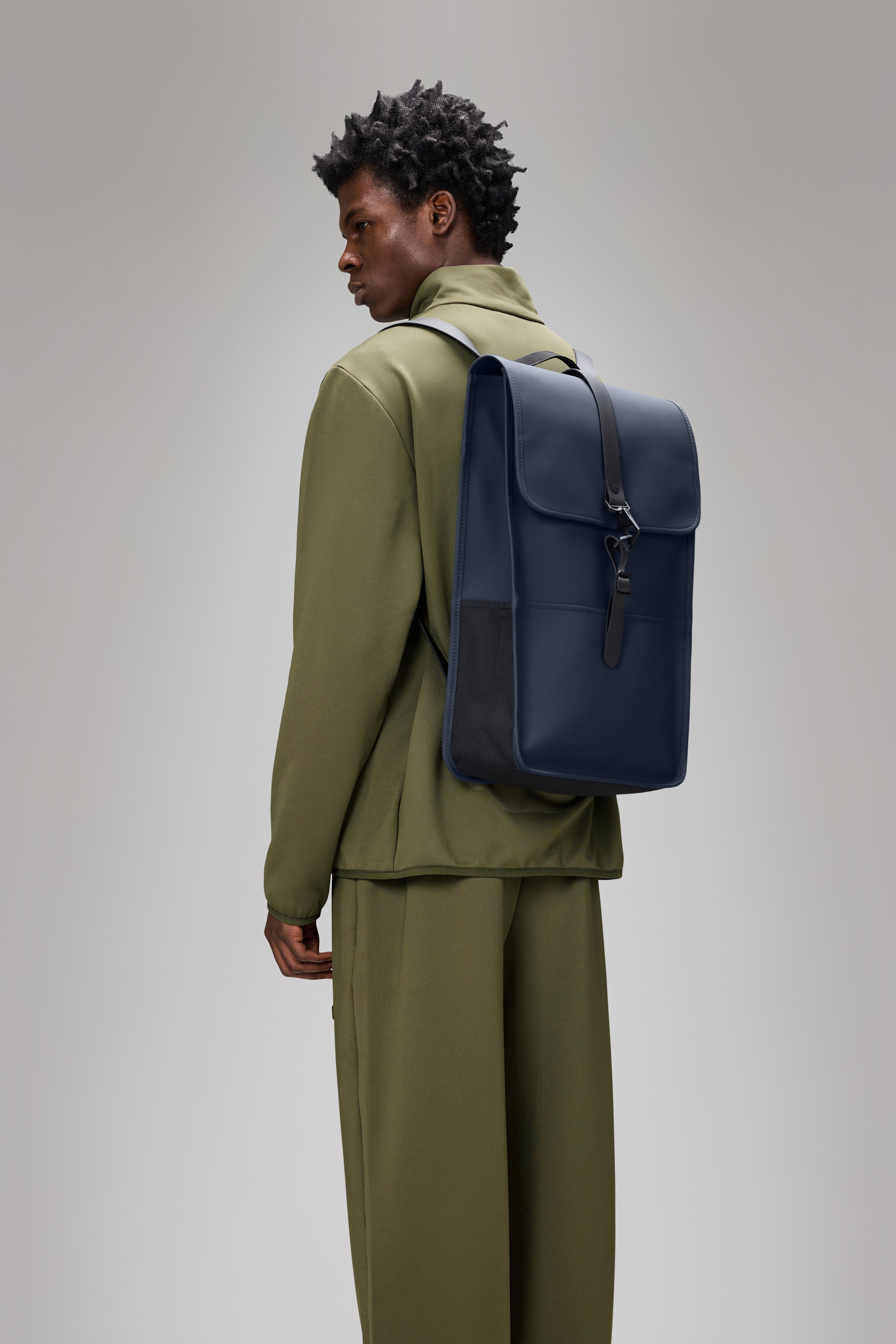 Rains Backpack Navy 18L H50 x D12 x W30 cm Backpack