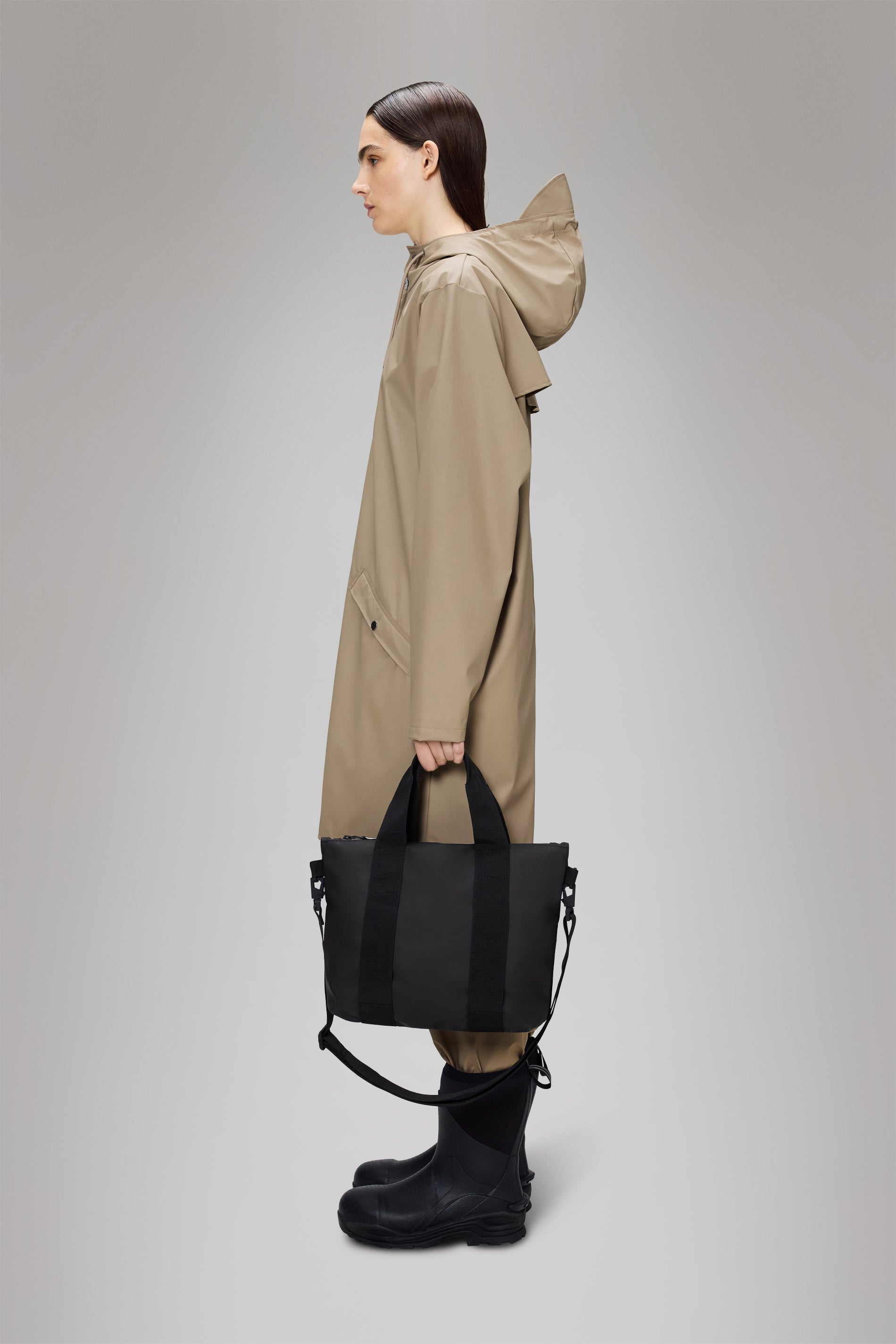 RAINS Tote Bag Micro Black 7.50L H28 x D10 x W32 cm Tote