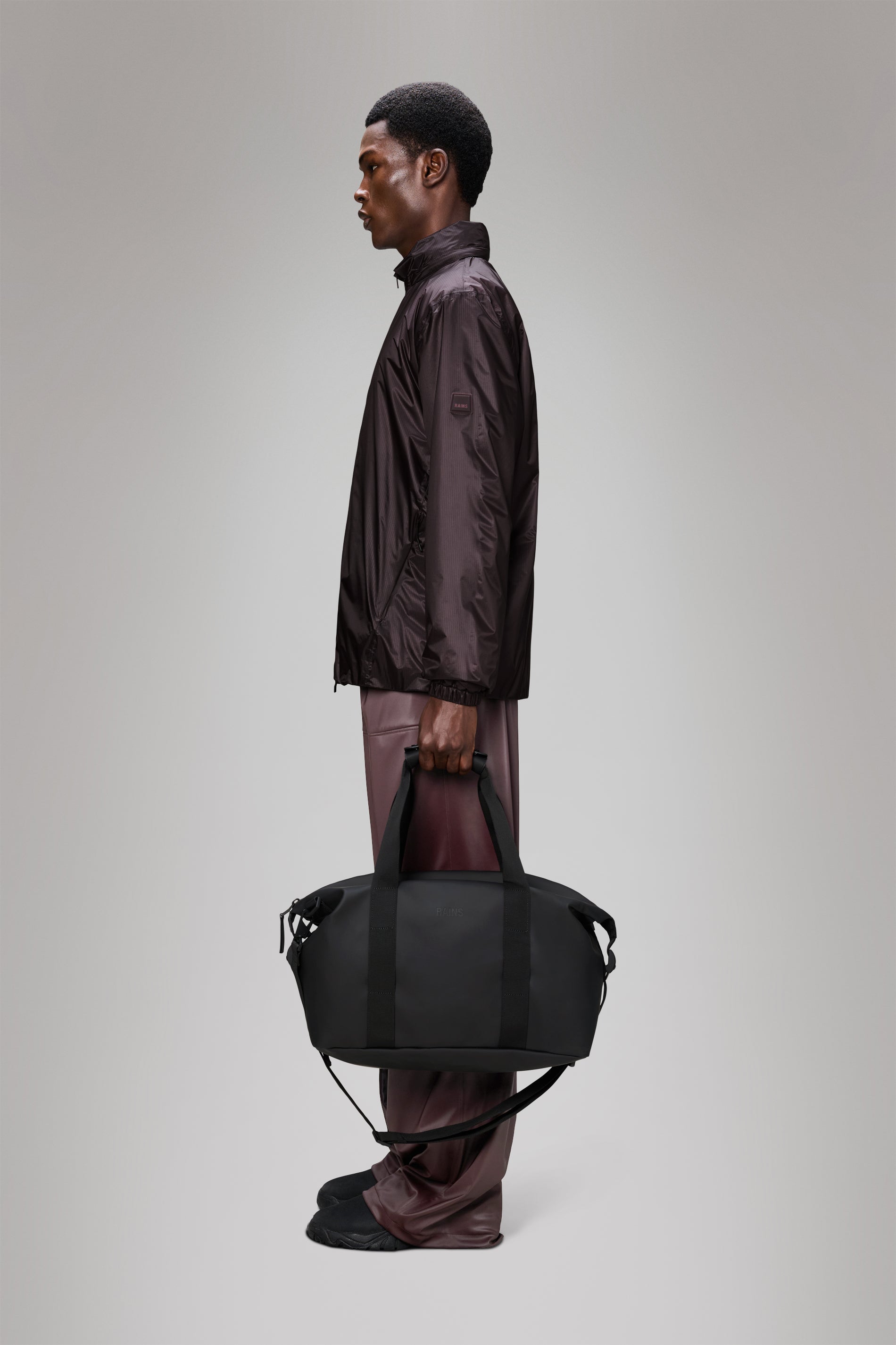 Rains Hilo Weekend Bag Small Black 23.50L H29 x D18 x W50 cm Weekender